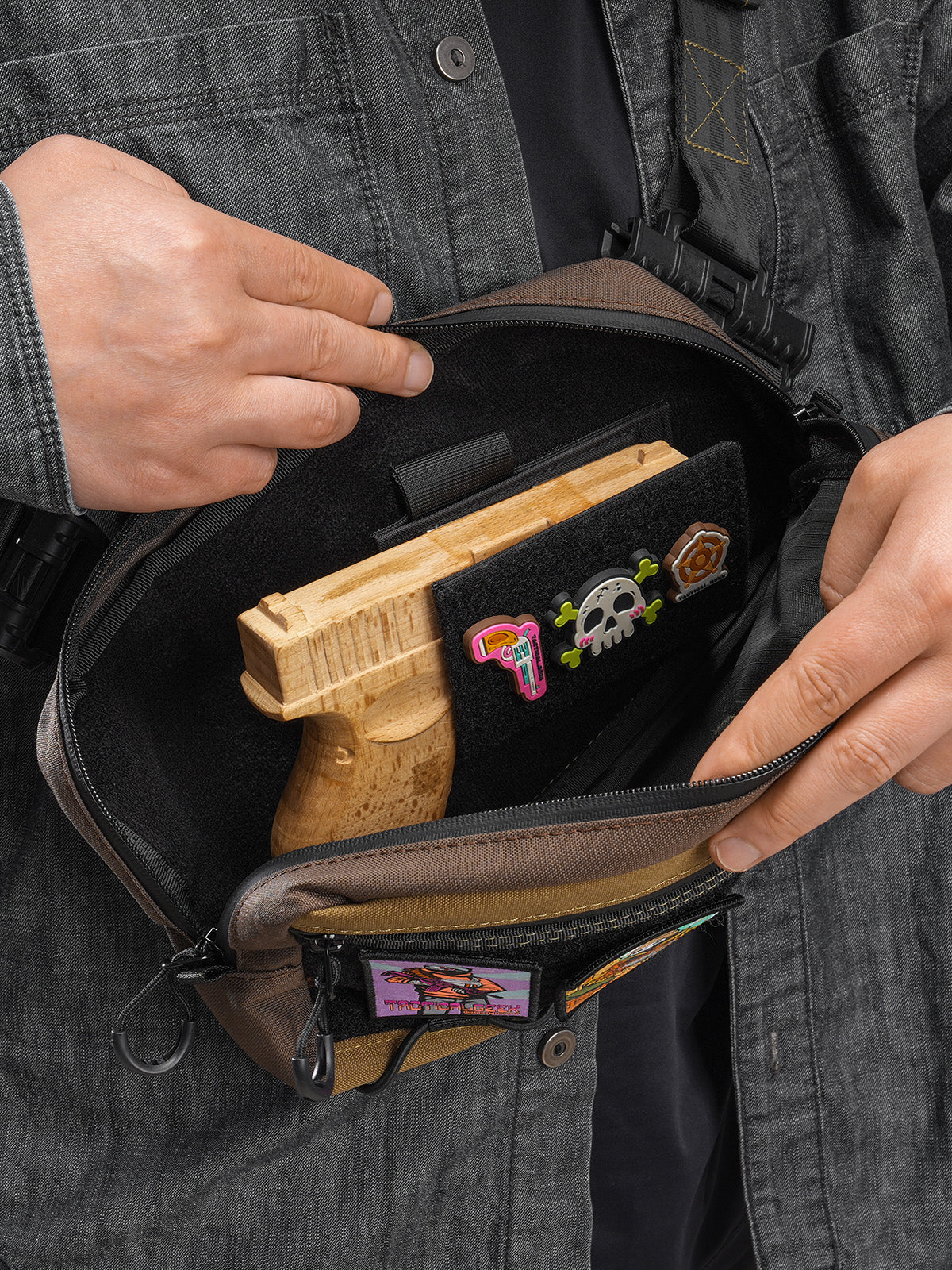 EXT18 Magnetic Tool & Card Pouch – Loop Surface