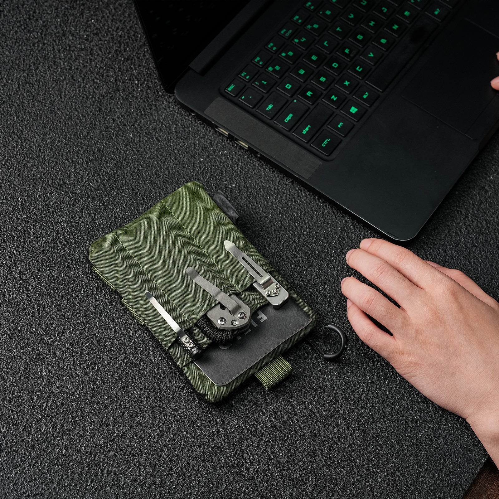 EXT12 ポータブルツールポーチ (ブラック)