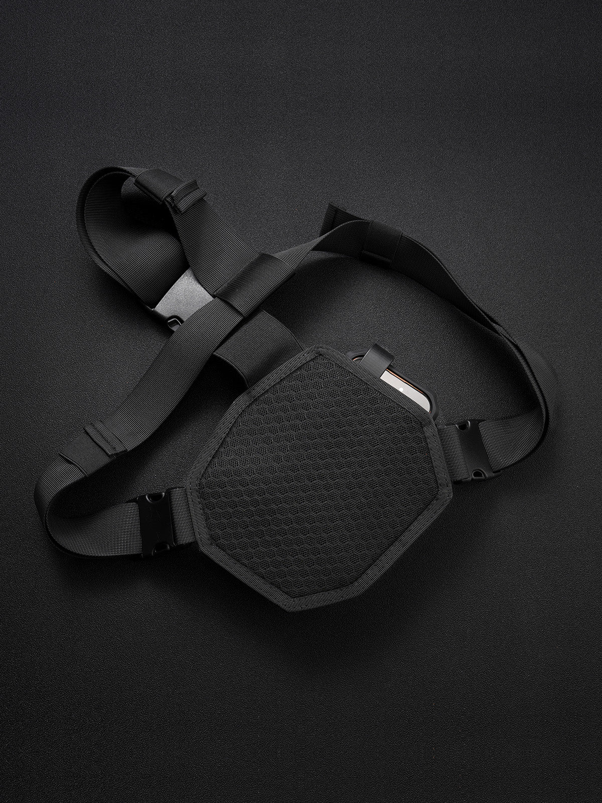 Brusttasche für iPhone 17 Pro & 17 Pro Max (Handgefertigt, Versand in 60 Tagen)