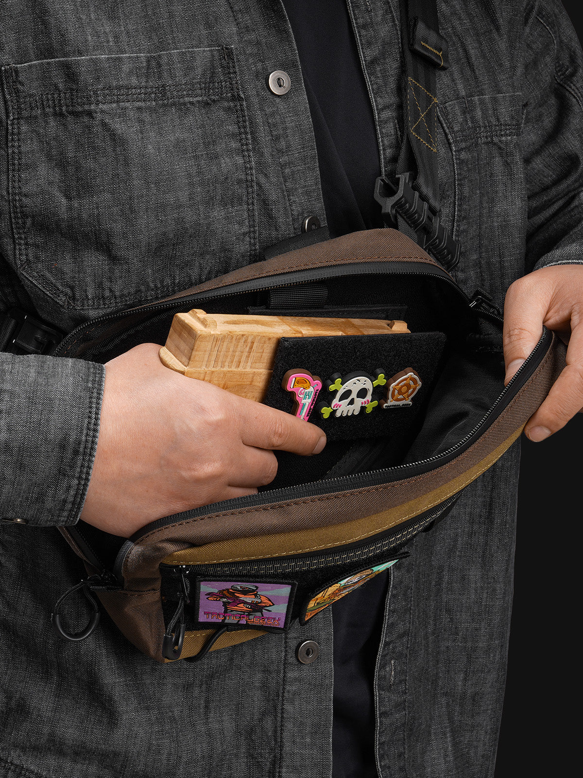 EXT18 Magnetic Tool & Card Pouch – Loop Surface
