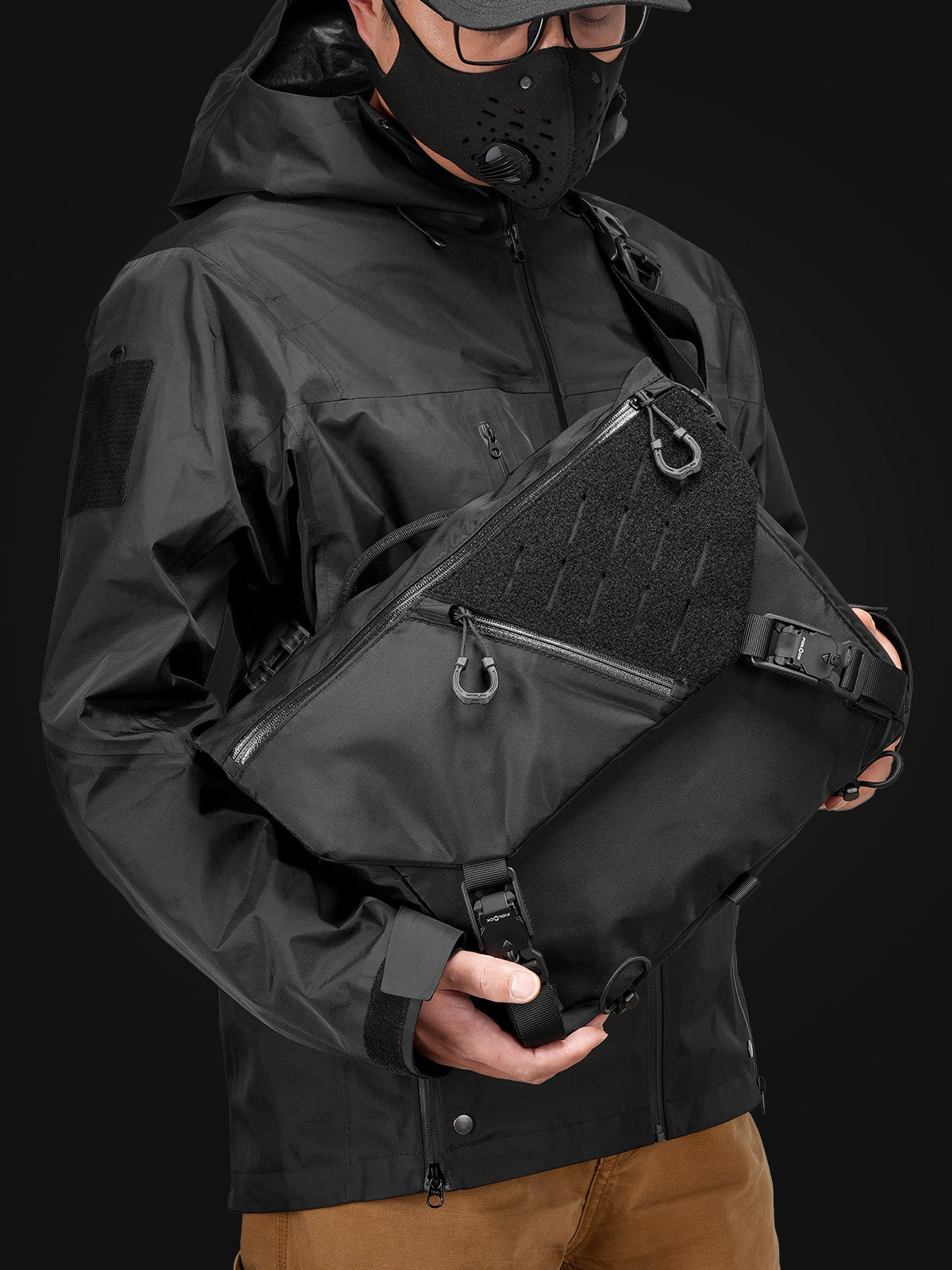 Cache L7 Messenger Bag [Ships in 30 Days]