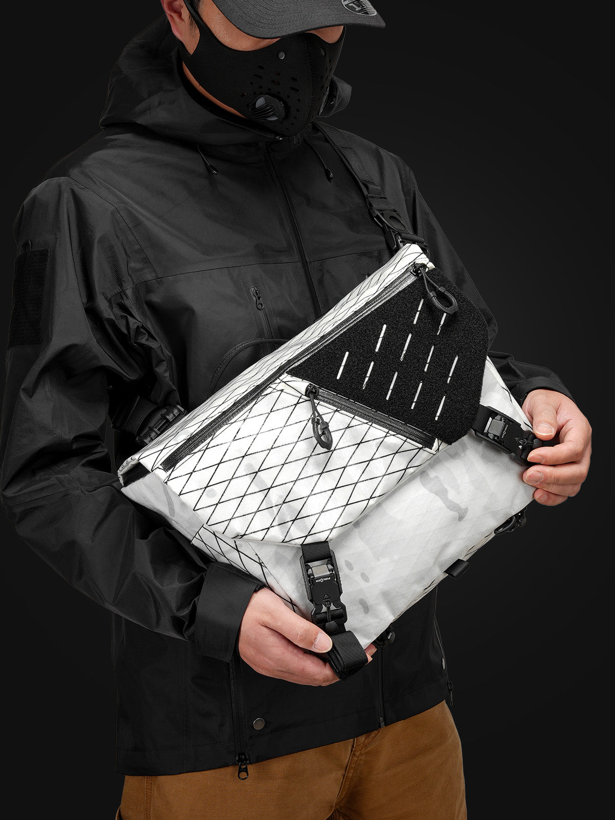 Cache L7 Messenger Bag (X-PAC) 15L [Ships in 30 Days]