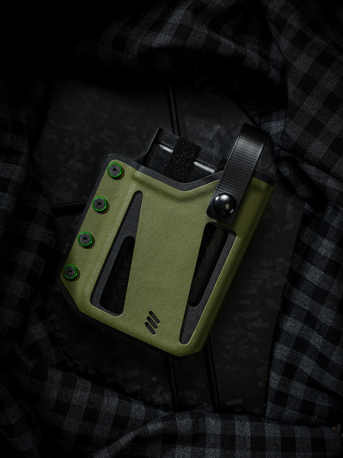 Skeleton Frameg Phone Case for iPhone 17 Pro & iPhone 17 Pro Max (Unique item）