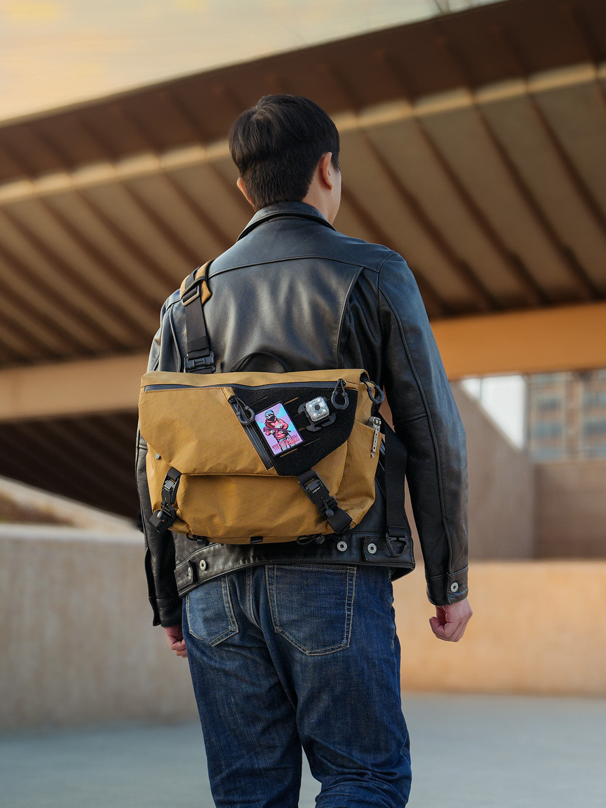Cache L7 Messenger Bag (X-PAC) 15L