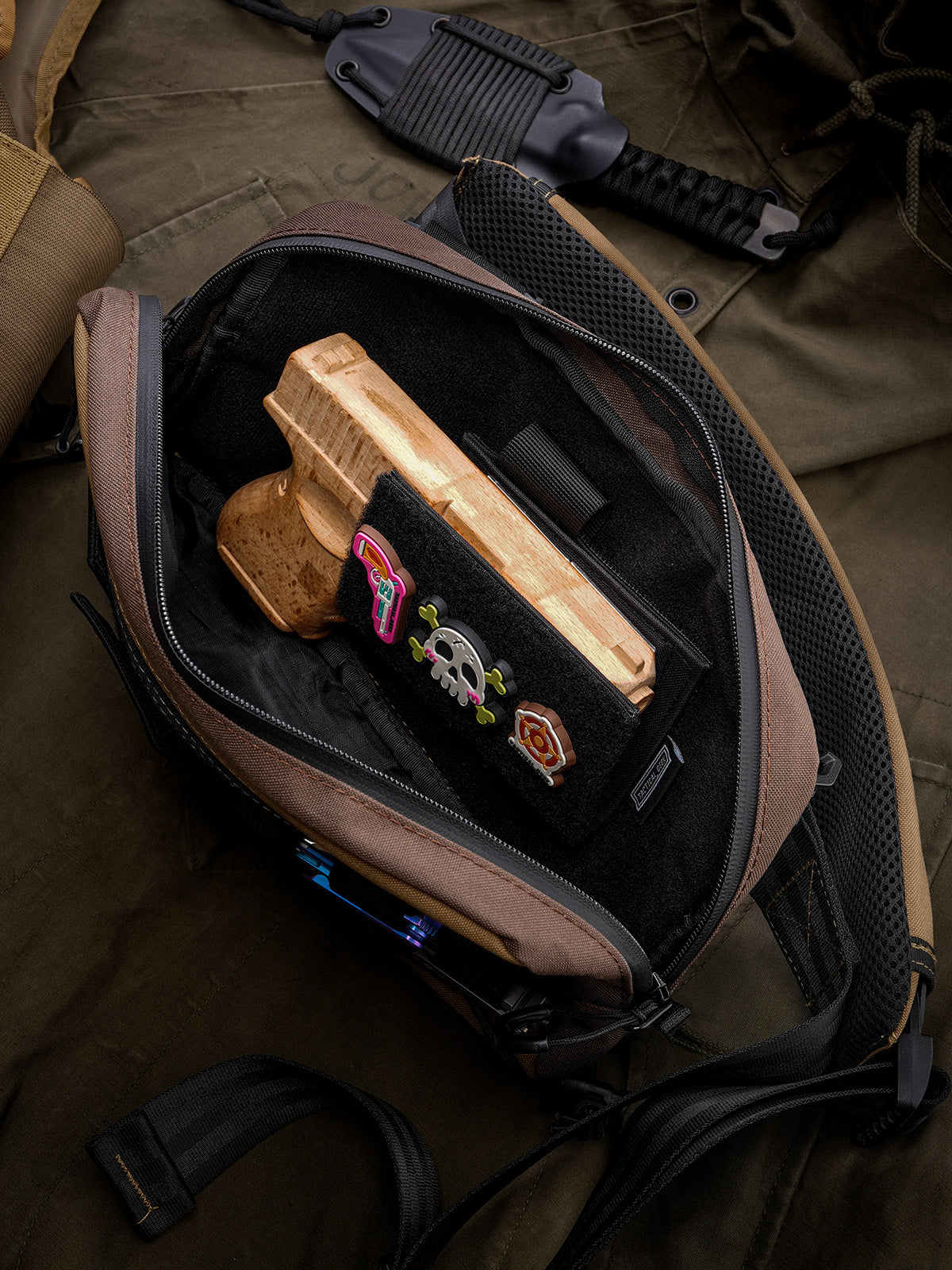 EXT18 Magnetic Tool & Card Pouch – Loop Surface